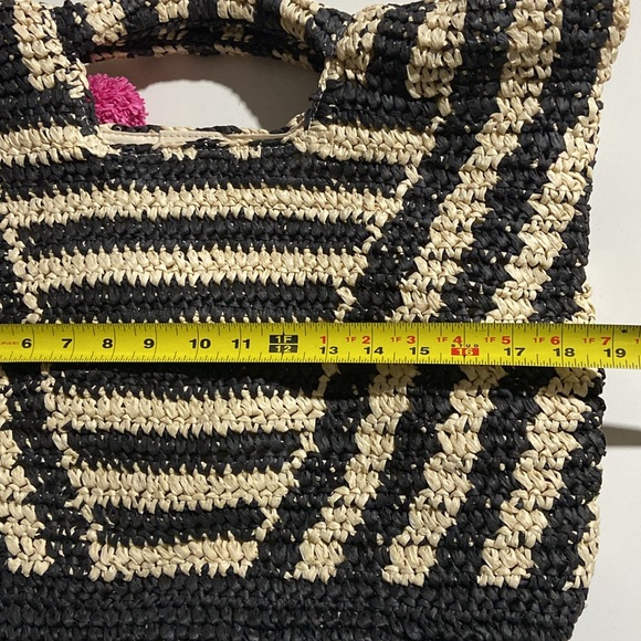 Billabong “Talk to the Palm” Paper Tote - Picture 8 of 10